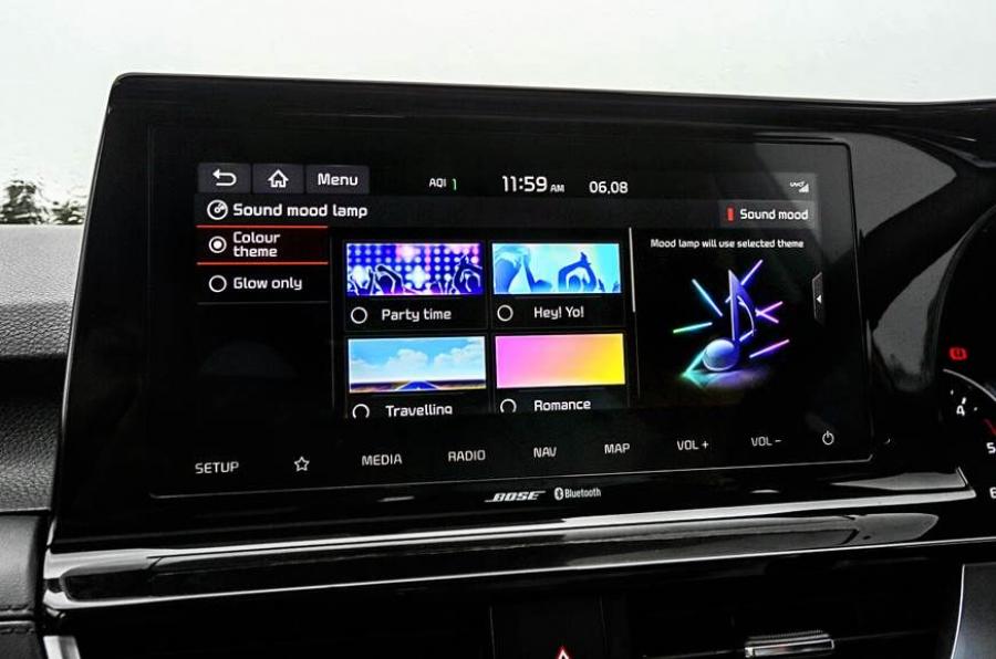 Детали интерьера Kia Seltos GT-Line 2019 года  (WW) (фото 13 из 26)